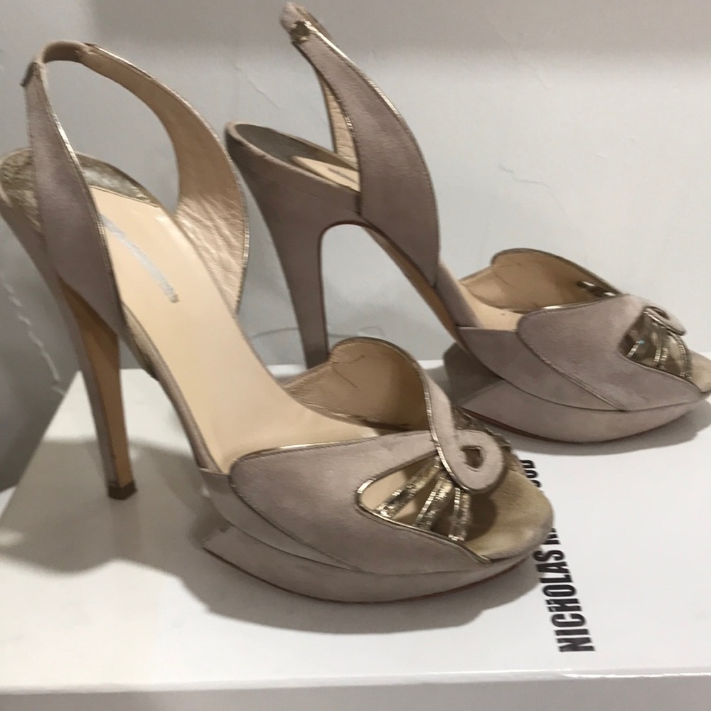 Shoes - Picture 3 of 8